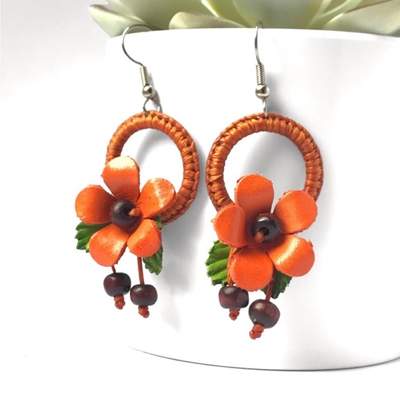 36) New! Genuine Leather handmade handcrafted dangle flower women's earrings - Picture 1 of 3